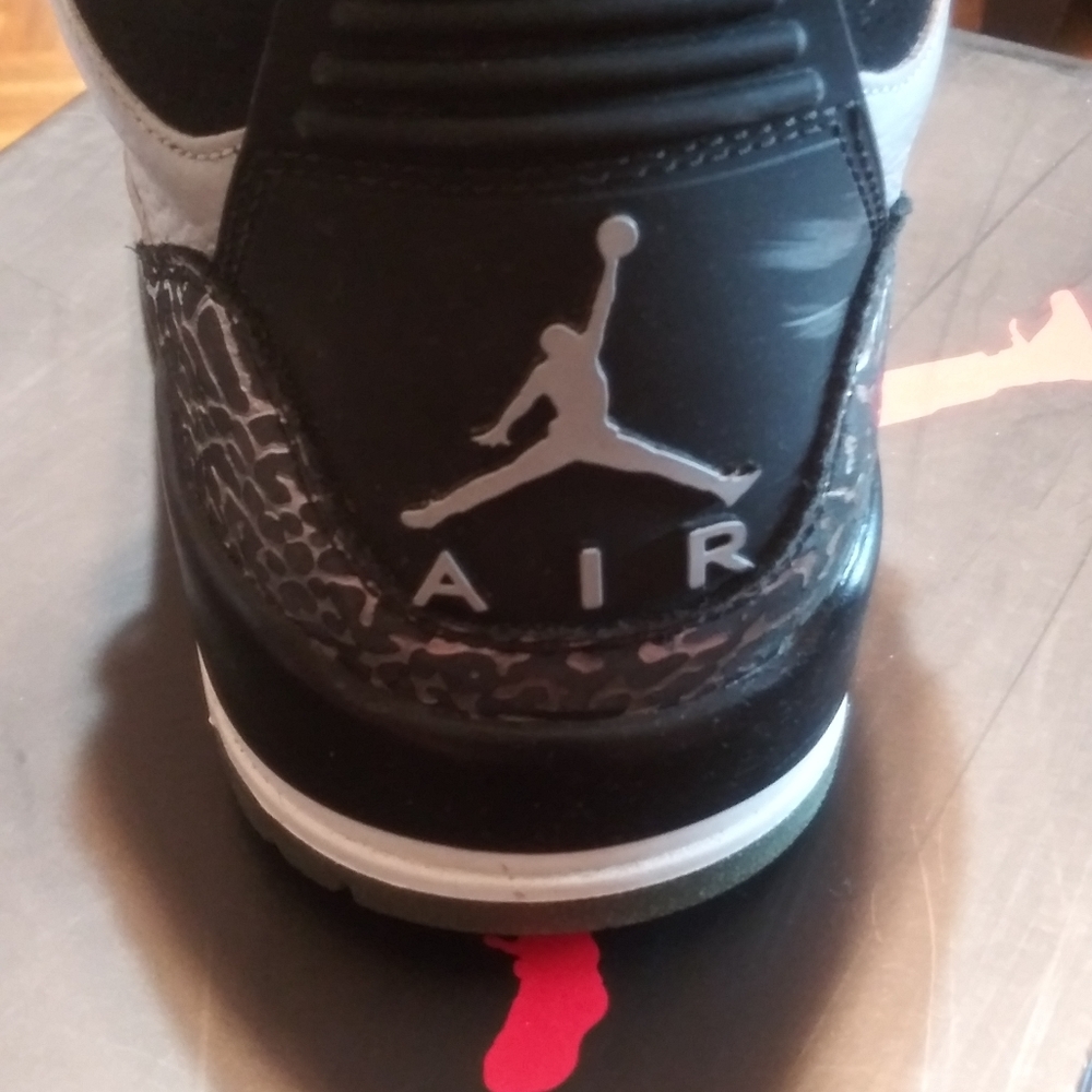 💥SOLD💥Air Jordan 3 Retro sz 10 - Picture 6 of 8